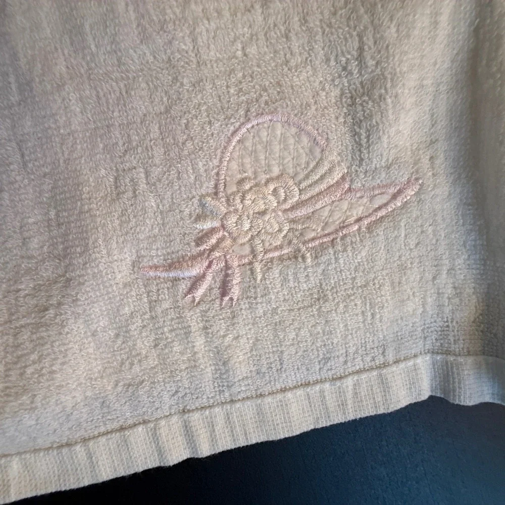 Vintage White Embroidered Hand Towels Set of 3 Floral Hat Welcome Pink Cotton